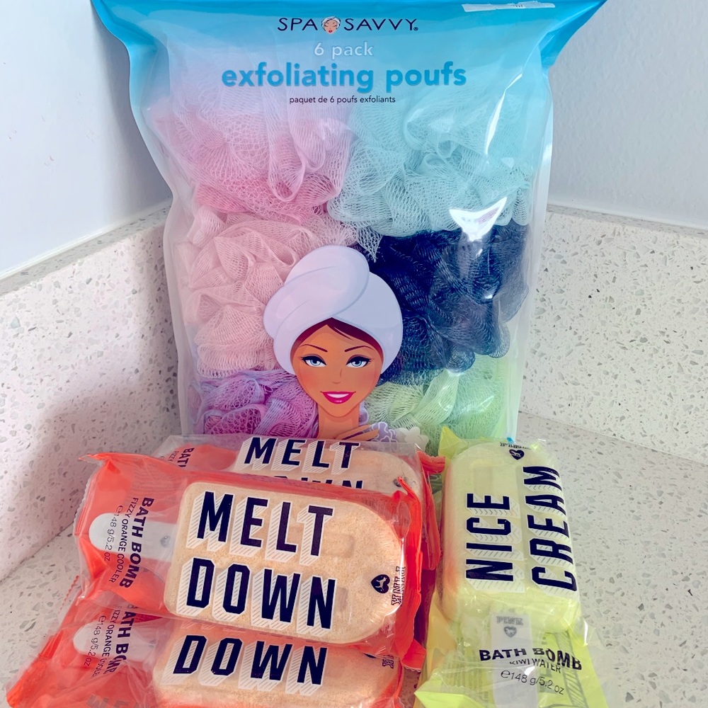 Spa Savvy Exfoliating Poufs & 6 PINK Bath Bombs.